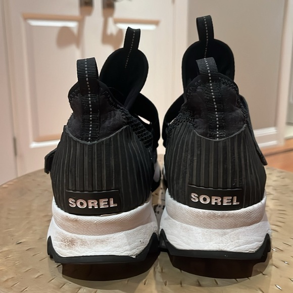 Sorel Runners, size 10 men’s - Picture 5 of 7